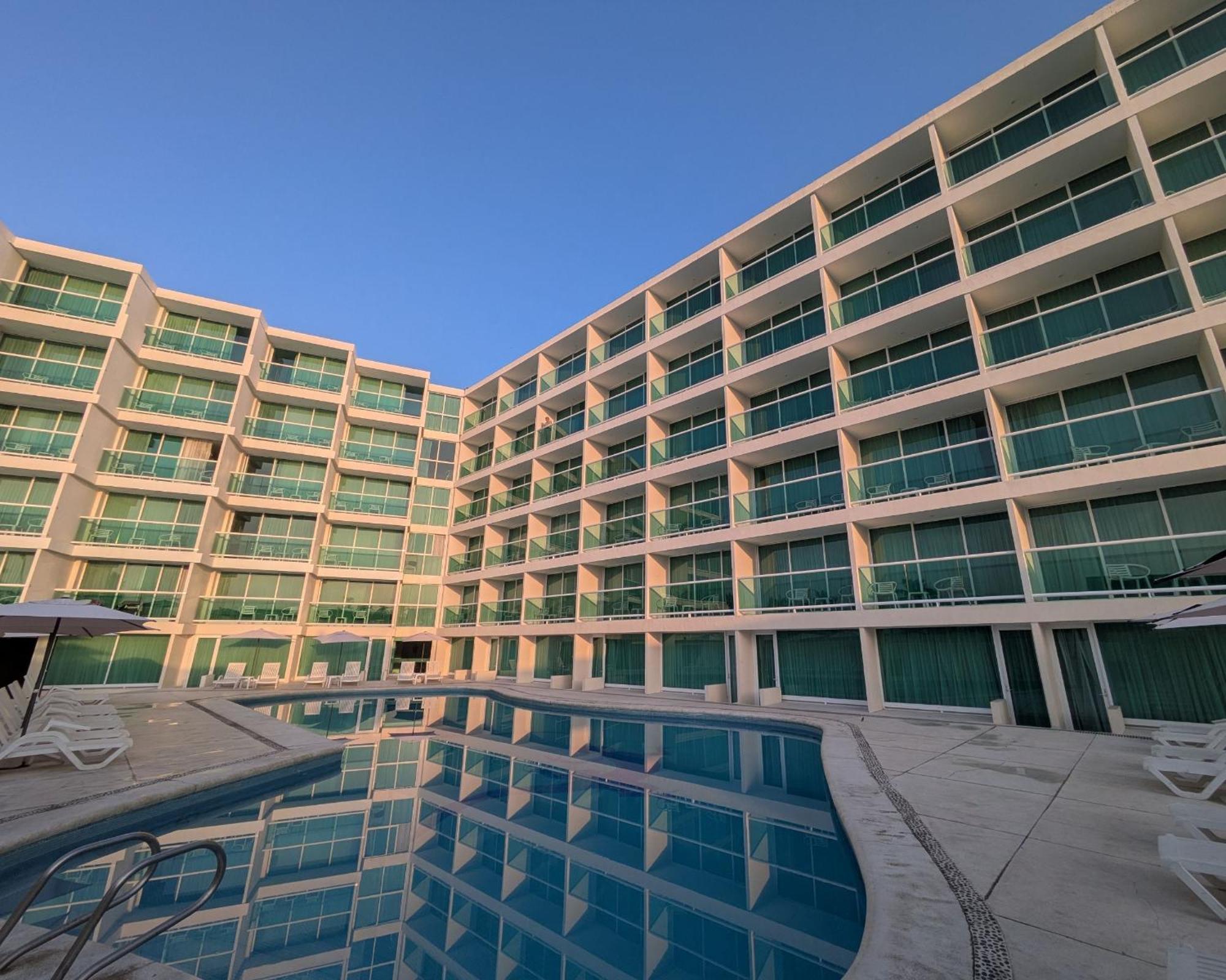 We Hotel Acapulco Exteriör bild